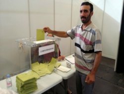 Yurt dışında seçime katılım düşük oldu
