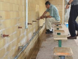 Camii musluklarını çaldılar