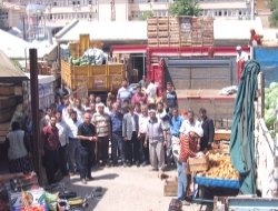 Ergani'de bulunan sebze halı kaldırılıyor esnaf direniyor