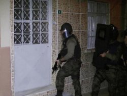 Bursa'da uyuşturucu baskını: 19 gözaltı