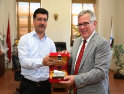 Danimarka Büyükelçisi Madsen'den DTSO'ya ziyaret