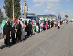 Adanalılar ABD'nin İncirlik üssünü kuşattı