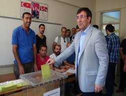 Bakan Yılmaz oyunu Bingöl'de kullandı