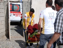 Ağrı'da hastalar oy kullanmak için evlerinden ambulansla alındılar
