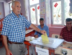 Tarsus'ta 50 bin seçmen sandığa gitmedi