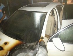 Kızıltepe'de park halindeki araç alev aldı