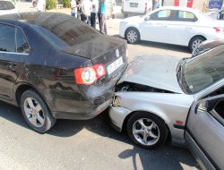 Diyarbakır'da beş araç birbirine girdi