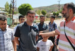 Siyasilerin sözü üzerine oy kullandılar