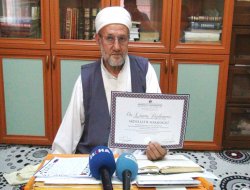 62 yaşında üniversite mezunu oldu