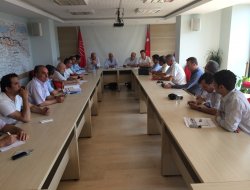 CHP'de derin çatlaklıklar "İktidarın ekmeğine yağ sürdüler"