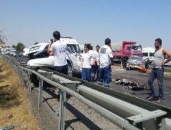 Diyarbakır Çınar yolunda polis aracı kaza yaptı: 3 ölü Video