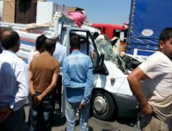 Çınar yolunda kaza yapan kamyonet sürücüsü hayatını kaybetti