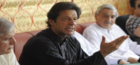 Pakistan muhalefeti meclisten çekiliyor