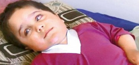 Çocuğunu çölde tek başına bıraktı