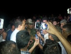 Kızıltepe'de elektrik kesintisi yine yol kapattırdı