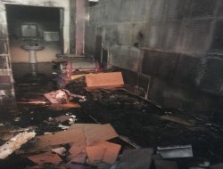 Evde çıkan yangında mutfak küle döndü