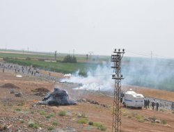 Elektrik kesintileri için yol kapatan çiftçilerden 3 kişi yaralandı