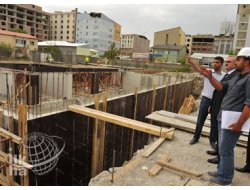 Van Valisi Yapımı Devam Eden Okulları İnceledi