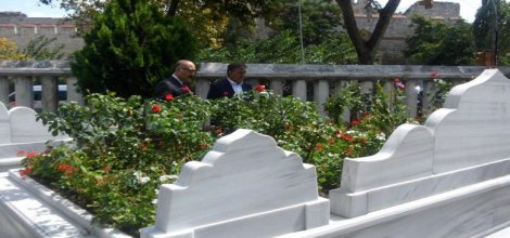 Gül'den sembolik ziyaretler