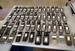 Batman'da kaçak cep telefonu baskını