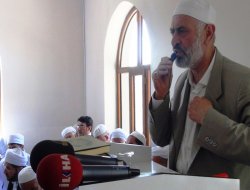 "İslam dini akla dayalı nakil dinidir"