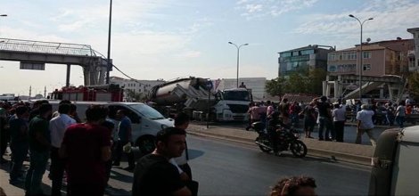 Avcılar'da üst geçide çarpan tanker sürücüsü tutuklandı
