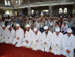 Eğitimlerini tamamlayan 17 öğrenci icazet aldı