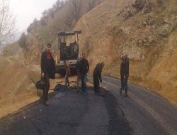 Ayağına asfalt zifti dökülen işçi hastaneye kaldırıldı