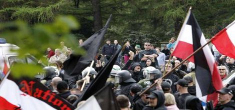 Alman siyasetinde ırkçı parti alarmı