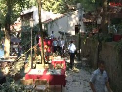 İstanbul Beykoz'da ağaç devrildi: 2 Ölü