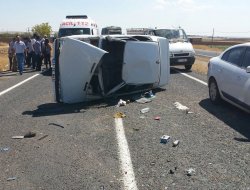 Tekeri patlayan araç takla attı