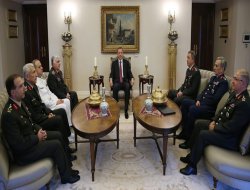 Cumhurbaşkanı kuvvet komutanlarını kabul etti