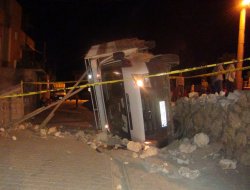 Midyat'ta kamyonet devrildi