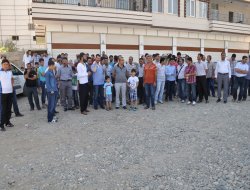 "Elli bin kişilik mahallede cami yok"