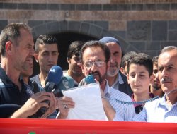 "Kürt halkının tüm meşru haklarını vermeye çağırıyoruz."