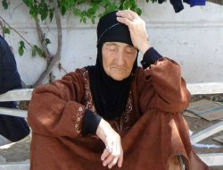 Suriyeli Elif Nine: Ben bu yaşımla nereye gideyim?