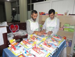 Umut-Der'den öğrencilere kırtasiye yardımı