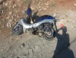 Servis aracı motosiklete çarptı: 1 yaralı