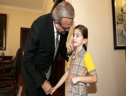 Minik öğrencilerden Bursa Valisine ziyaret