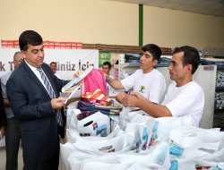 Gaziantep'te 350 yetim öğrenciye kırtasiye ve ayakkabı yardımı yapıldı
