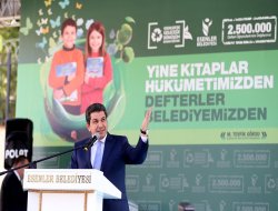 Geri dönüşümden kazanılan 500 bin defter dağıtıldı