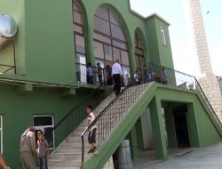 Belde halkı camilerine imam istiyor