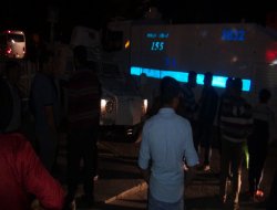 Polisler araca arkadan çarpıp sürücüsünü darp etti