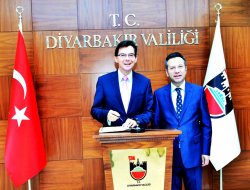 Avustralya Büyükelçisi, Diyarbakır Valisini ziyaret etti