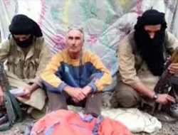 DAIŞê li Cezayîrê rehîneyê Frensî kuşt