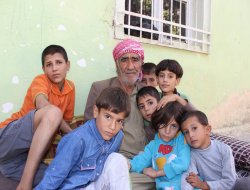 Kobanili 5 aile aynı evde kalıyor