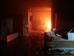 PKK'liler Silopi'de Okula Molotof Attı