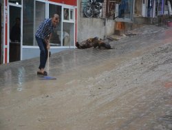 Kozluk yağışla birlikte çamura teslim oldu