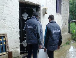 BEST-DER bayram öncesi muhtaç ailelere yardımda bulundu