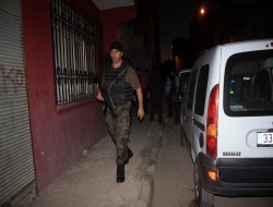 Mersin'de 300 polis ile uyuşturucu baskın: 10 gözaltı